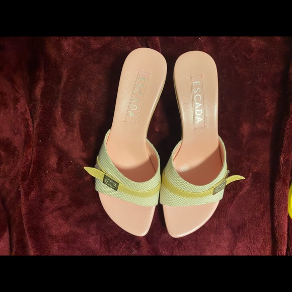 Escada heels - Picture 1 of 3